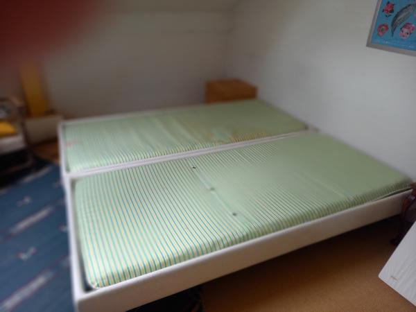 2 aupingbedden met verstelbare bodem