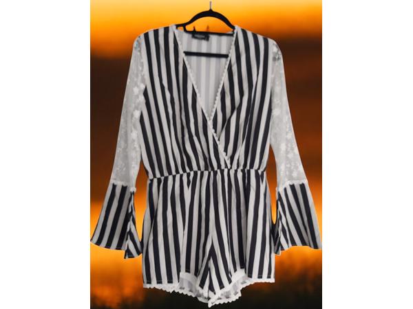 Playsuit gestreept met kanten mouwen M
