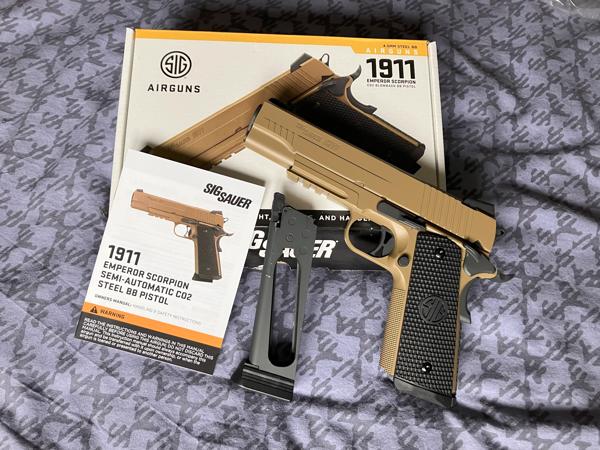 SIG Sauer 1911 Emperor Scorpion / 4,5 mm .177 CO2