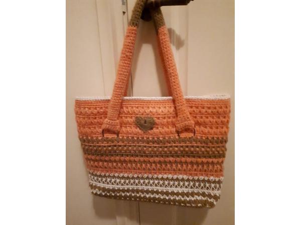 Zelf gehaakte tassen