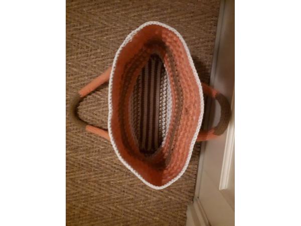 Zelf gehaakte tassen