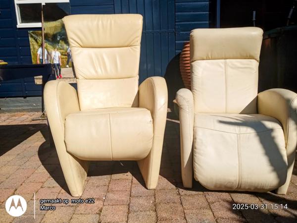 Twee Prominent relaxstoelen