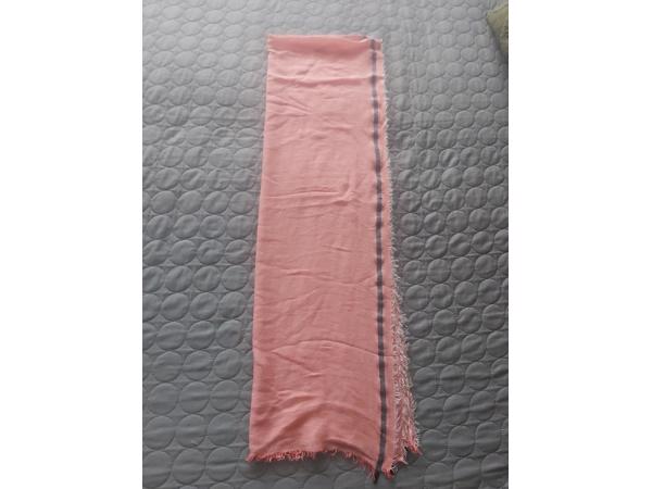 sjaal / omslagdoek zalm roze 170cmx51cm