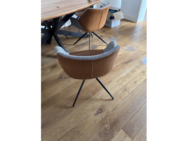 Ovale eettafel en 6 stoelen
