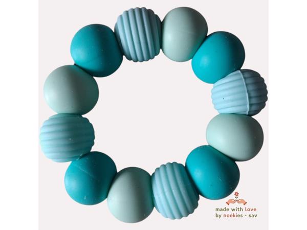 Noekies Handgemaakte Bijtring turqouise - Nieuw!