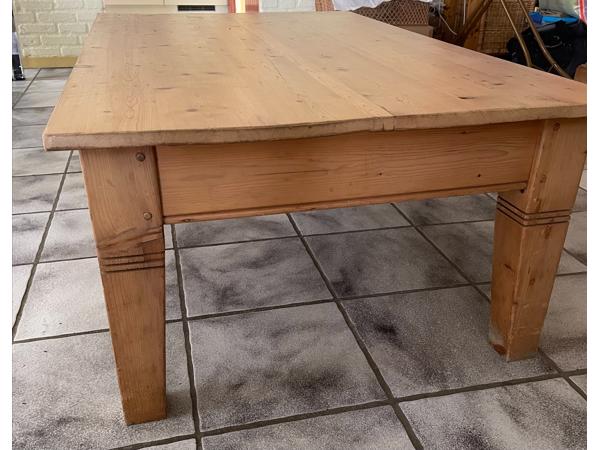 Salontafel met lade van grenenhout