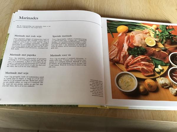 Boek ; koken in de open lucht (BBQ) LEKKERBEKKEN TOP