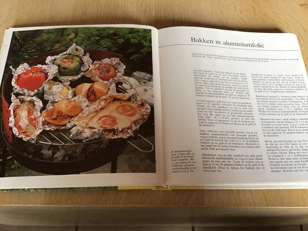 Boek ; koken in de open lucht (BBQ) LEKKERBEKKEN TOP