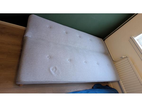 Bank, ook te gebruiken als slaapbank