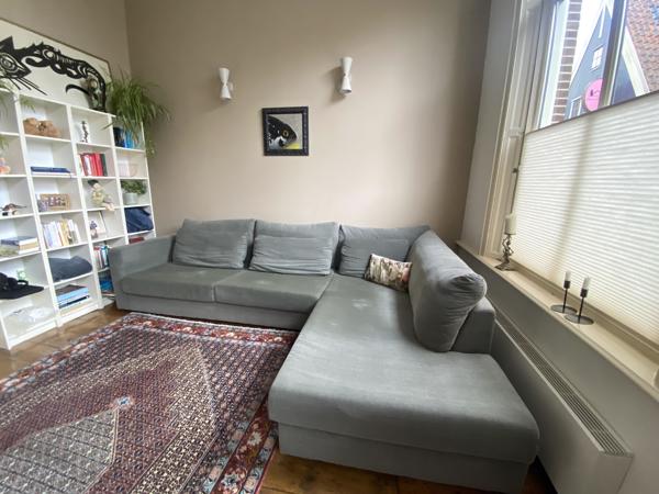 Grote grijze hoekbank