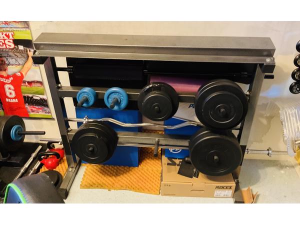 Te koop mooie gewichten en halters rek (z.g.a.n.)