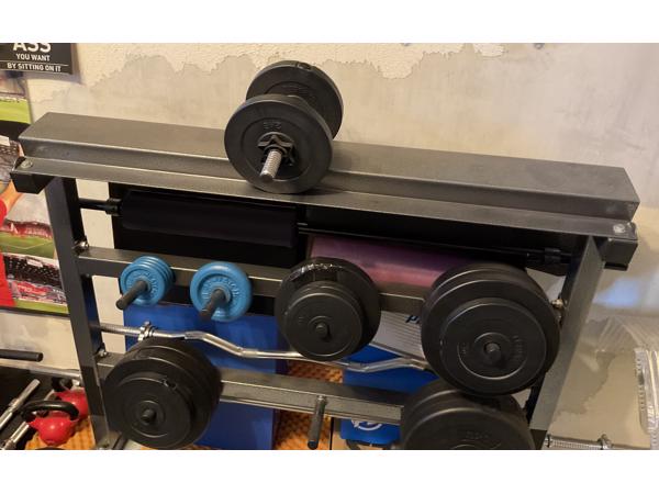 Te koop mooie gewichten en halters rek (z.g.a.n.)