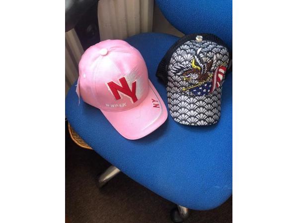 2 stuks nieuwe petten voor meiden en jongens