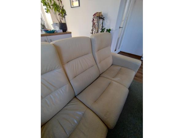 Stressless driezitsbank crèmekleurig leer, hoge rug