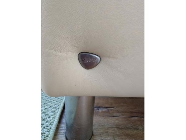 Stressless driezitsbank crèmekleurig leer, hoge rug