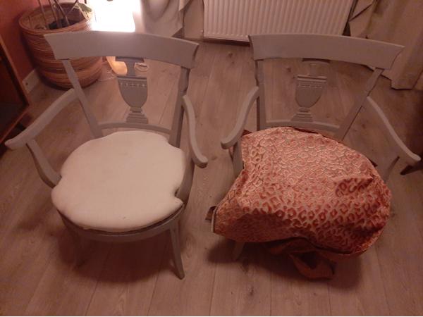 2 stoelen, nog te stofferen