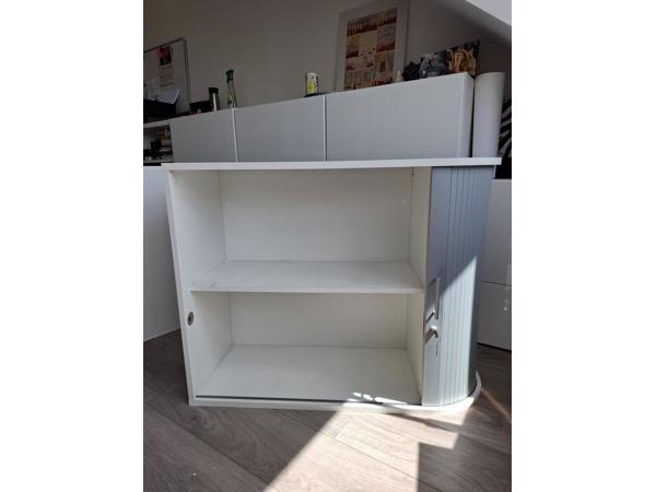 2 kleine roldeurkastjes in grijs en wit