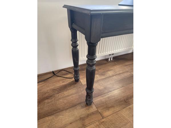 Sidetable van hout