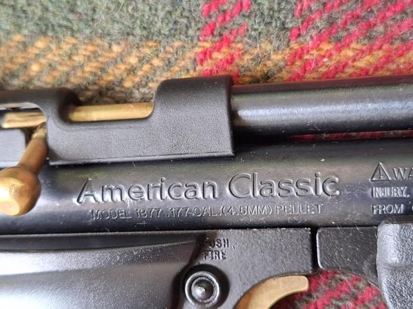 2x Crosman (Custombuild SSP250 en C1377)