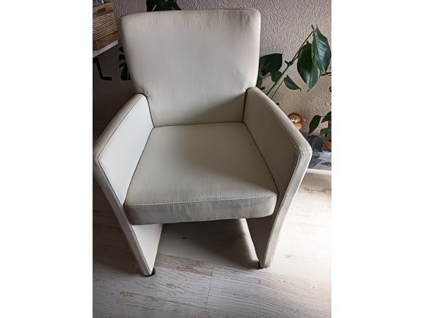 4 Eetkamerstoelen op wielen