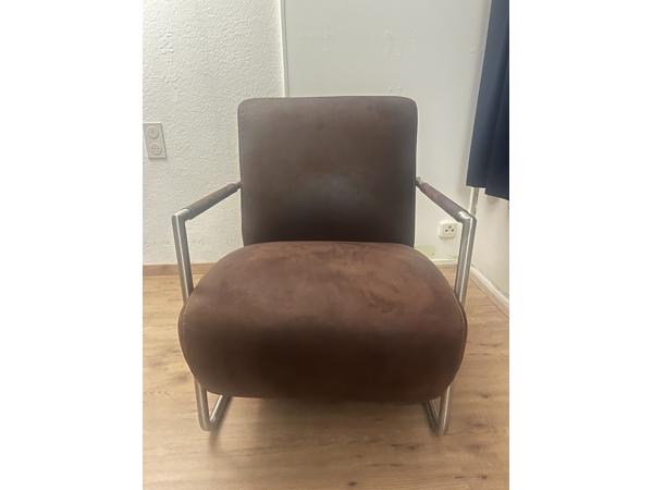 Bruine vegan suède fauteuil – comfortabele designstoel