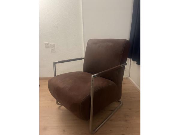 Bruine vegan suède fauteuil – comfortabele designstoel