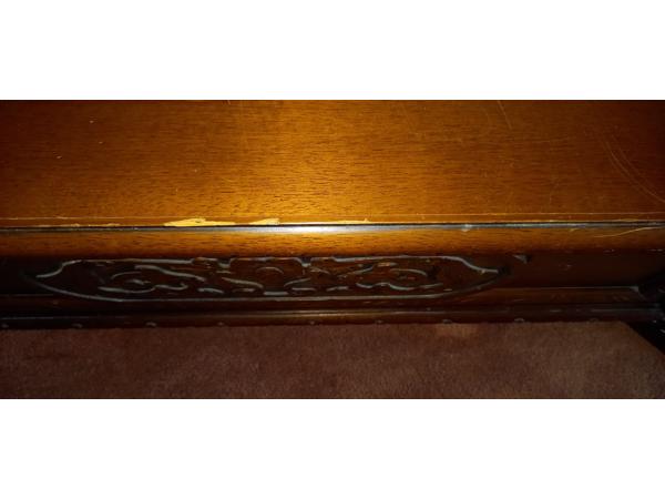 Een hele mooie gedecoreerde dekenkist