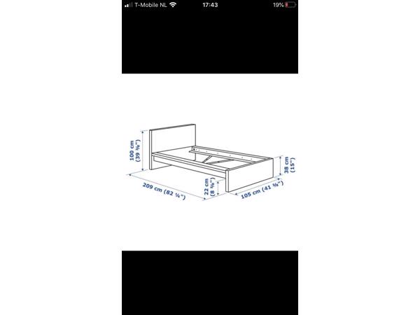 Eenpersoons bed Malm Ikea wit. Inclusief lattenbodem en eventueel matras