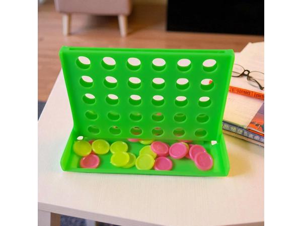 4 op een rij spel , groen mini formaat 7.5cm x 4,5cm