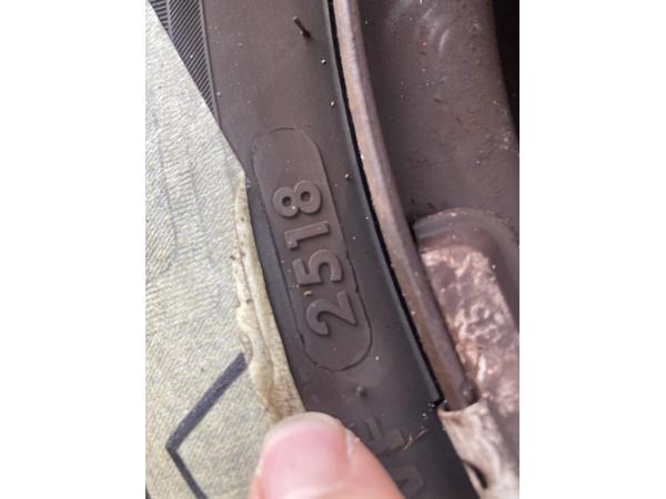 2x zomerbanden met velg 165/60 R14 75H vredestein
