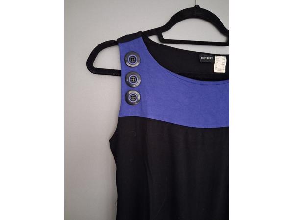Bodyflirt jurk S/M met siergesp en knopen