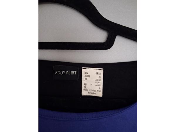 Bodyflirt jurk S/M met siergesp en knopen