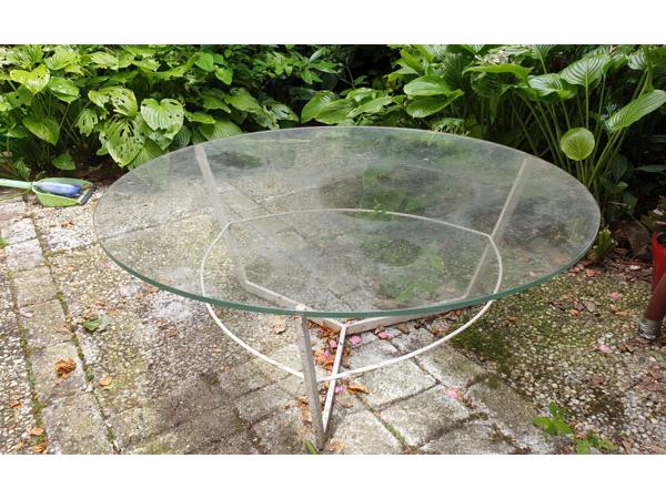 Tuin tafel staal en dik glas