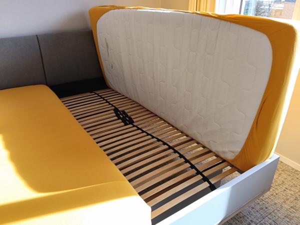 Bed 1.80 x 2.00 m incl nachtkastje