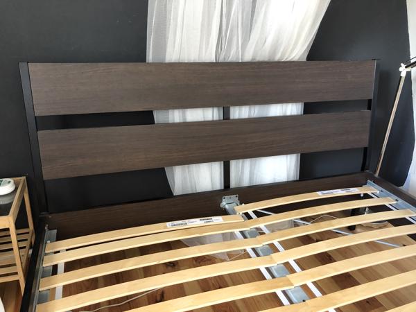 Bed Ikea - zwart - 2m bij 1.60m