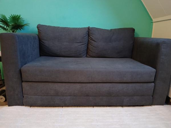 Zeer mooie 2 persoons slaapbank kleur antraciet/grijs.