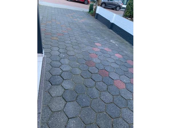 6 kantige opritstenen ca 60m2