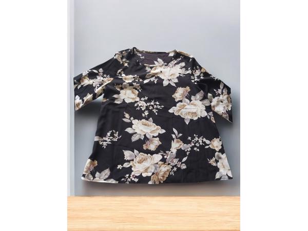 Luchtig shirt bloemen zwart creme L