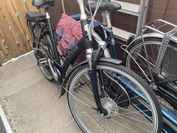 Partij Fietsen Set Batavus 2 Tandems Beixo + Giant Revive LX