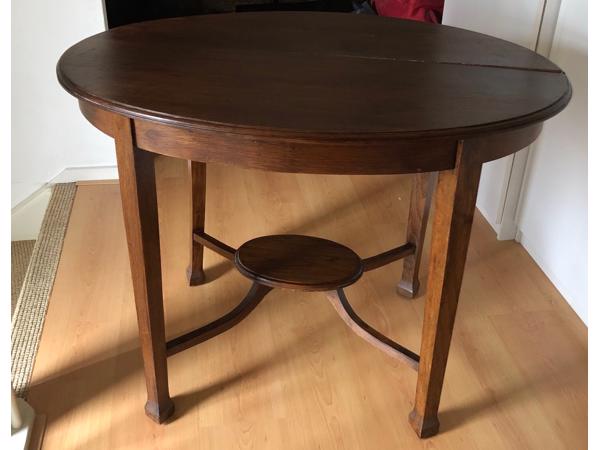 Elegante antieke sidetable van donker hout