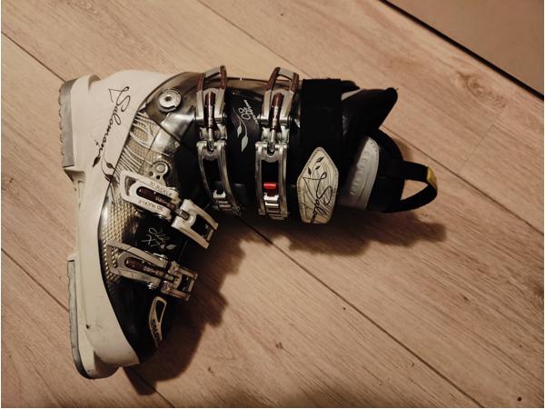 Gratis Salomon skischoenen