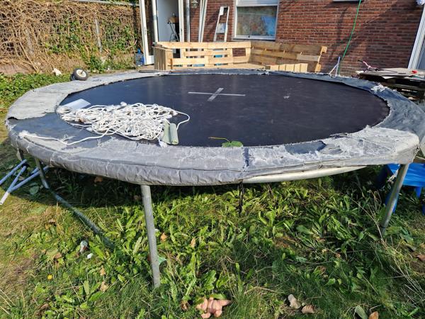 Trampoline