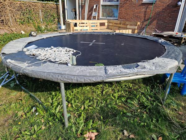 Trampoline