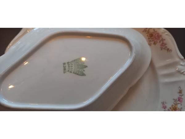 Een 29 delig servies voor 6 personen, in zeer goede staat.