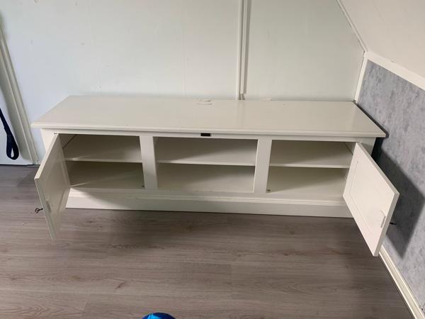 Witte Rivera Maisson tv meubel met opbergruimte.