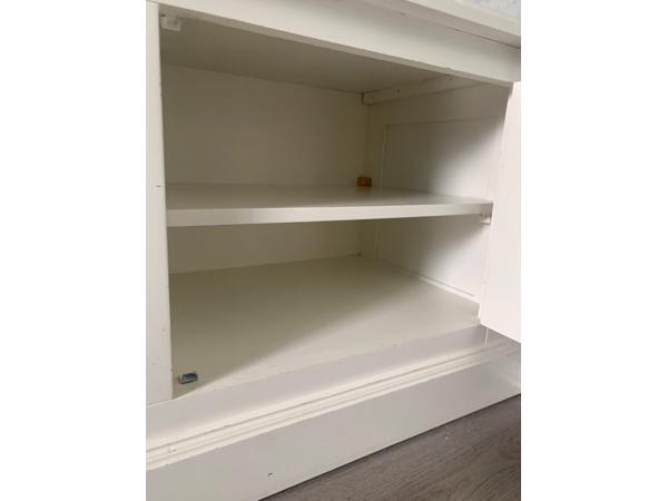 Witte Rivera Maisson tv meubel met opbergruimte.