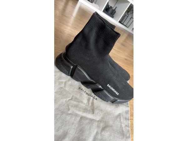 balenciaga speed runner