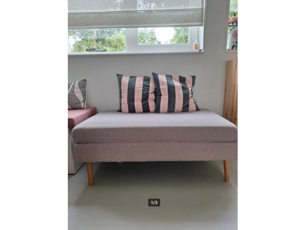 Hocker / Voetenbank Beige met Houten Poten