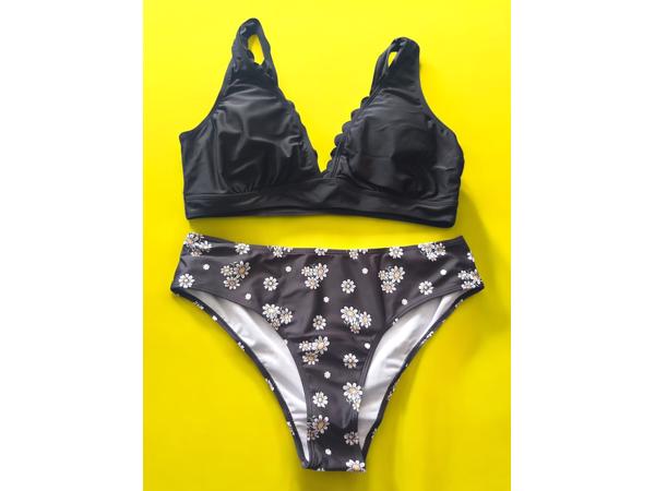 Bikini zwart met gele bloemetjes L