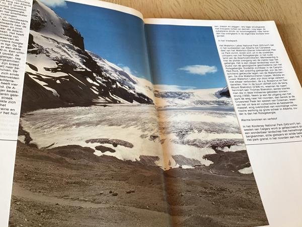 2 boeken v.Canada ,oudere & vernieuwde versie TOP